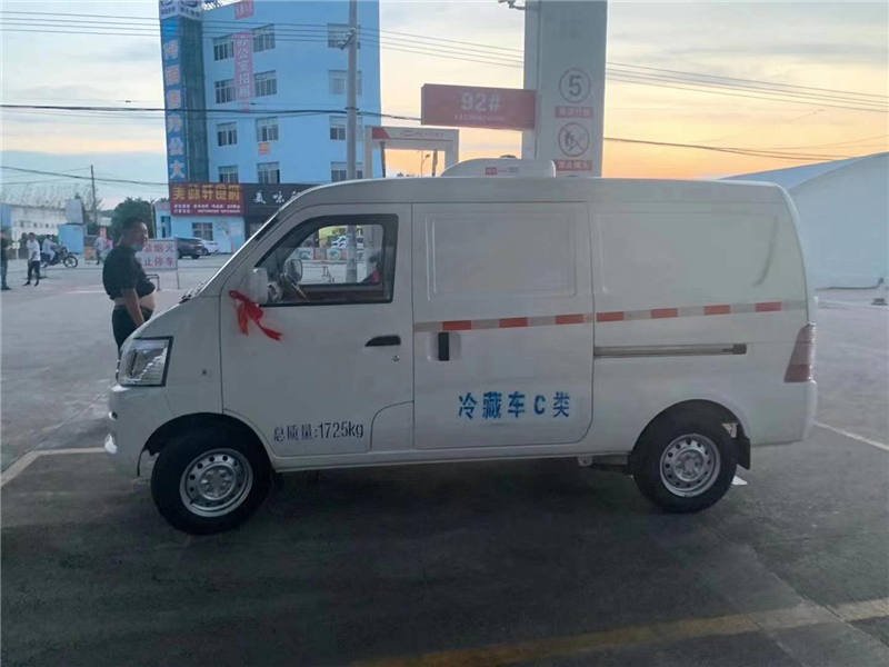 國(guó)六長(zhǎng)安v3面包型冷藏車